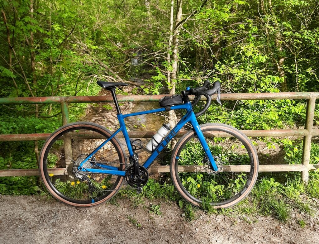 bicicleta gravel cube nuroad race